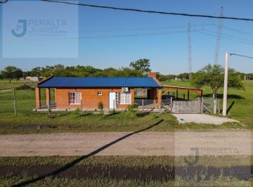Casa · 55m² · 3 Ambientes · 1 Cochera · Casa en Colonia Popular