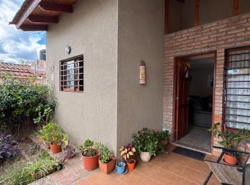 Casa · 64m² · 3 Ambientes · 3 Cocheras · Venta Casa Villa Carlos Paz,2 Dorm. Pileta!