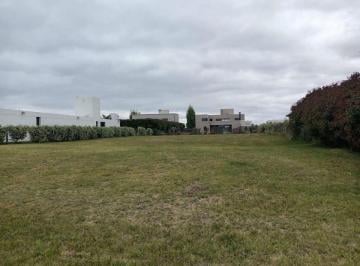 Terreno , Córdoba · Terreno de 1700 m² en Venta en La Cascada Country Golf Etapa 2