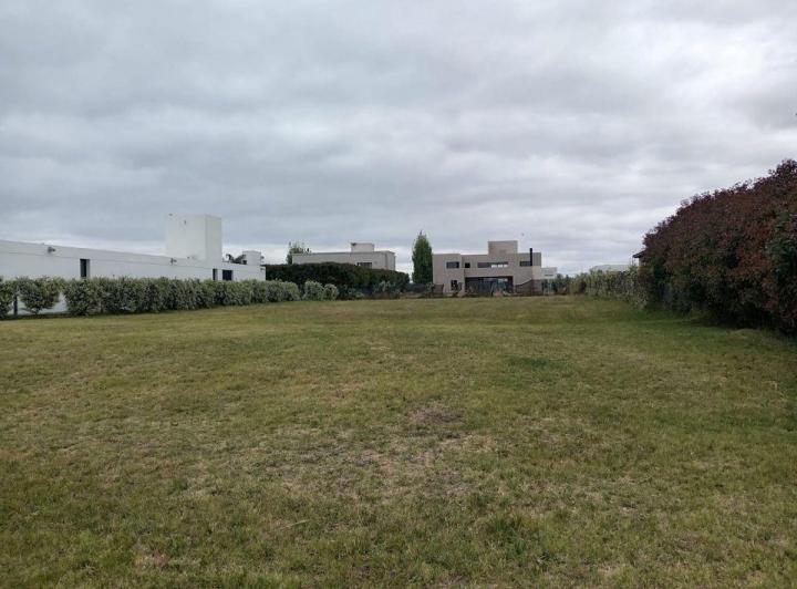 Terreno · 1700m²