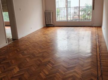 Departamento de 3 ambientes, Caballito · 3 Ambientes con Dependencia y Baño de Servicio. Balcón Corrido