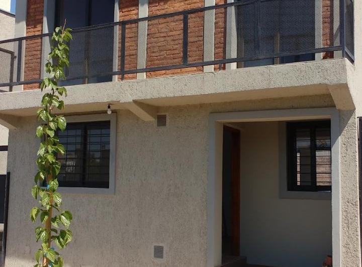 Casa · 80m² · 3 Ambientes · 1 Cochera