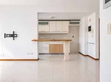 Departamento · 60m² · 3 Ambientes · Departamento en Alquiler de 3 Ambientes en Florida con Suite, Cochera y Baulera