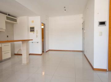 Departamento · 60m² · 3 Ambientes · Departamento en Alquiler de 3 Ambientes en Florida con Suite, Cochera y Baulera