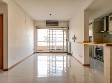 Departamento · 60m² · 3 Ambientes · Departamento en Alquiler de 3 Ambientes en Florida con Suite, Cochera y Baulera
