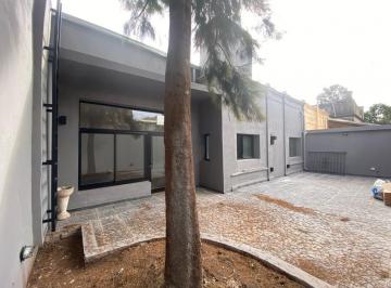 PH · 115m² · 5 Ambientes · En Venta - Casa de Pasillo 3 Dorm. con Patio - Roque Saenz Peña