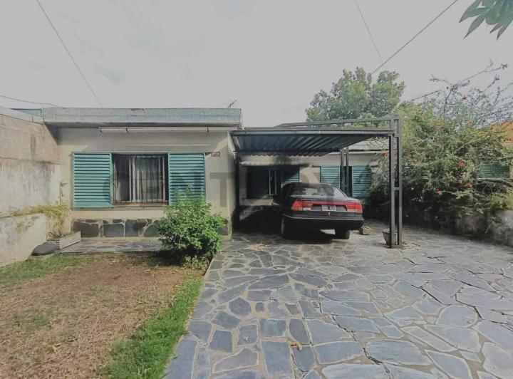 Casa · 94m² · 4 Ambientes · 2 Cocheras