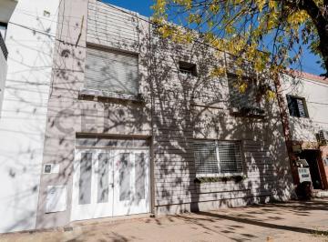 Casa · 155m² · 6 Ambientes · 1 Cochera · Casa en PH en Venta en La Plata Plaza Islas Malvinas
