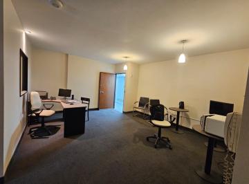 Oficina comercial · 74m² · 5 Ambientes · 1 Cochera · Oficina en San Nicolás