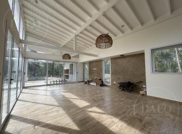 Casa · 195m² · 5 Ambientes · Casa en Venta 5 Ambientes en Villarobles, Barrio Serena, Costa Atlantica
