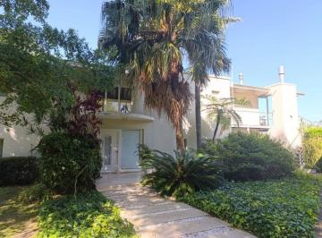 Casa · 300m² · 4 Ambientes · Casa de 4 Amb con Galeria y Piscina, en Venta, Isla Santa Monica