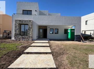 Casa · 154m² · 4 Ambientes · Casa - San Pablo