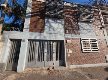 Casa de 3 ambientes, Rosario · Casa en PH de 2 Dorm.