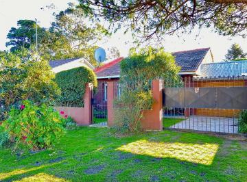 Casa · 96m² · 3 Ambientes · 1 Cochera · Casa en Faro Norte