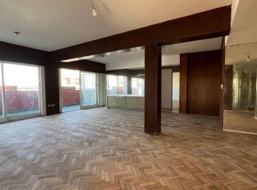 Departamento · 137m² · 5 Ambientes · Venta Semipiso 5 - 6 Amb Balvanera Terraza 195 m²