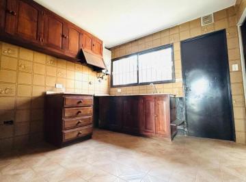 Casa · 210ha · 4 Ambientes · 2 Cocheras · Casa Esquina + Dpto + Casa a Mtrs. Ruta 20 Ideal Rentista