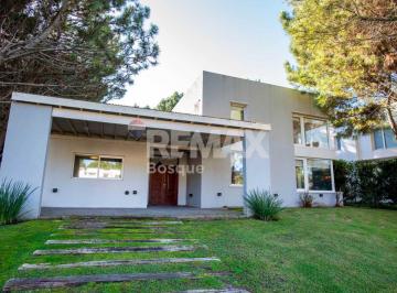 Casa · 182m² · 4 Ambientes · Casa Venta Costa Esmeralda - Fondo Libre Al Golf
