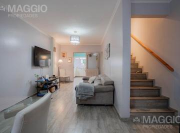 PH · 125m² · 4 Ambientes · 1 Cochera · Venta Casa PH en Barrio Guemes Haedo