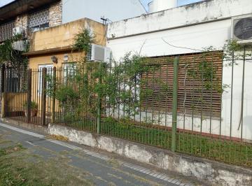 Casa · 125m² · 6 Ambientes · Venta Casa de 4 Ambientes Más PH 2 Ambientes con Patio.
