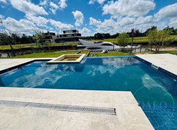 Casa · 550m² · 6 Ambientes · 4 Cocheras · Moderna Casa 6 Ambientes Al Lago en Venta en Barrio El Yacht, Nordelta