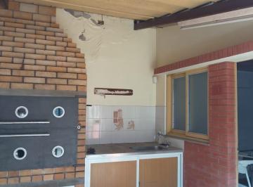 Casa · 450m² · 2 Ambientes · 2 Cocheras · Casa en Venta Apta Banco