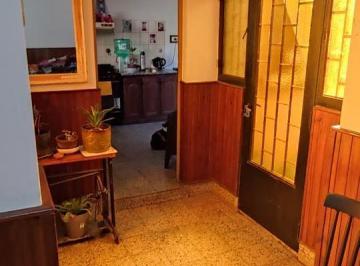 Casa · 220m² · 2 Ambientes · 1 Cochera · Casa en Venta Zona Centro Ensenada
