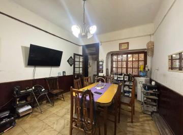 Casa · 2 Ambientes · 12 Cocheras · Casa en Venta Barrio Ypf