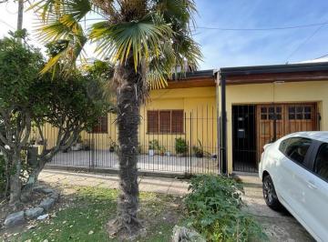 Casa · 427m² · 7 Ambientes · 1 Cochera · Casa en Venta en Atepam