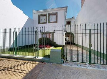 Casa · 200m² · 4 Ambientes · 2 Cocheras · Casa de Categoria en Venta en Centro de Ensenada