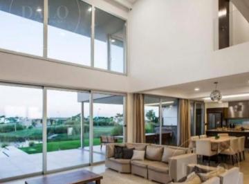 Casa · 320m² · 6 Ambientes · 10 Cocheras · Casa 4 Ambientes en Venta en Puertos, Muelles