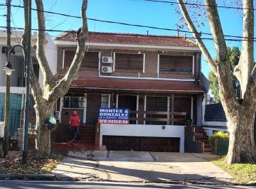 Casa de 4 ambientes, San Fernando · Hermoso Duplex en Venta Sobre Av Libertador en Punta Chica