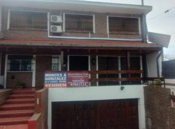 Casa de 4 ambientes, San Fernando · Hermoso Duplex en Venta Sobre Av Libertador en Punta Chica