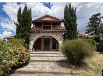 Casa · 220m² · 5 Ambientes · 2 Cocheras · Venta Casa Zona Calvario Tandil