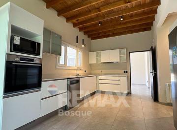Casa · 217m² · 4 Ambientes · Casa 4 Ambientes - Pinamar