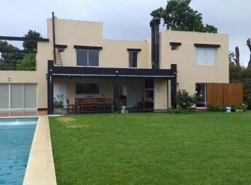 Casa · 280m² · 6 Ambientes · 3 Cocheras · Alquiler Amoblado en Haras Santa Maria