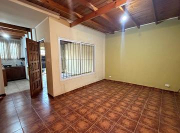 Casa de 3 ambientes, Almirante Brown · PH de Dos Ambientes y Medio con Cochera y Patio Sin Expensas