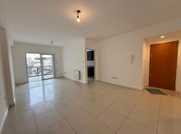 Departamento · 55m² · 2 Ambientes · Departamento 2 Ambientes con Toilette y Dormitorio en Suite en Alquiler Castelar Sur