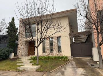 Casa de 6 ambientes, Presidente Sarmiento · Casa en Venta, Godoy Cruz Mendoza