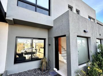 Casa de 4 ambientes, Córdoba · Duplex Oportunidad en Docta Av con Entrega y Cuotas!