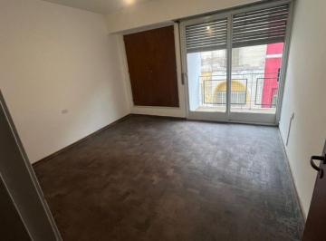 Departamento de 6 ambientes, Córdoba · Semi Piso en Alquiler, Calle San Jerónimo 537, Primer Piso Frente 110 m.