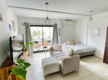 AQMBtLwRS_eEdcIsGZ_PfqxDLhgWj2Z7TLB1QKF0AiADFXFVfqROgvzLydYe3v7Evv1aNj3QEs4q-Eqimmyj19zd.JPG · Monoambiente Luminoso con Balcón. Monserrat, Caba