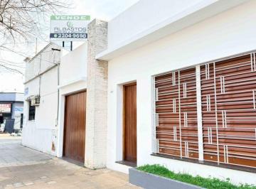 Casa en Venta de 3 ambientes Valentín Alsina · Casa en Lote Propio de 3 Ambientes con Cochera, Patio y Gran Terraza en Valentín Alsina