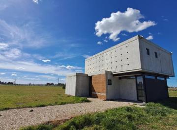 Casa · 161m² · 4 Ambientes · 1 Cochera · Casa en Venta - 3 Dorm. 3 Baños - General Madariaga