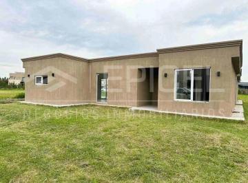 Casa · 170m² · 5 Ambientes · 1 Cochera · Alquiler/ Venta - Lagos de Canning!