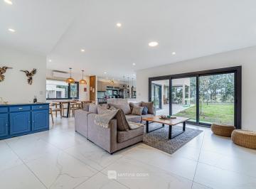 Casa · 162m² · 4 Ambientes · 1 Cochera · Venta - Casa - 4 Ambientes - Planta Baja - Barrio Privado Tierras del Mar