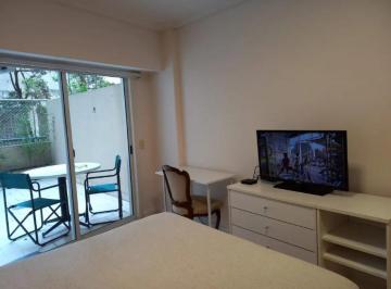 Departamento de 1 ambiente, Recoleta · Amplio Monoambiente Dividido en Recoleta con Patio Privado (Wifi Cocina Baño Completo)