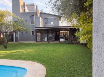 Casa de 5 ambientes, Córdoba · ¡Hermosa Casa de 3 Dorm. con Pileta en El Talar, Mendiolaza! Excelente Ubicación y Confort