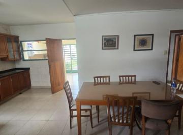 Casa · 215m² · 6 Ambientes · 2 Cocheras · Casa en Cerro de Las Rosas