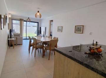 Casa · 100m² · 5 Ambientes · 2 Cocheras · San Ignacio Village Venta Dos Dorm.