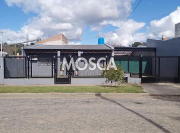 Casa · 200m² · 5 Ambientes · 2 Cocheras · Vendo Casa en General Rodriguez